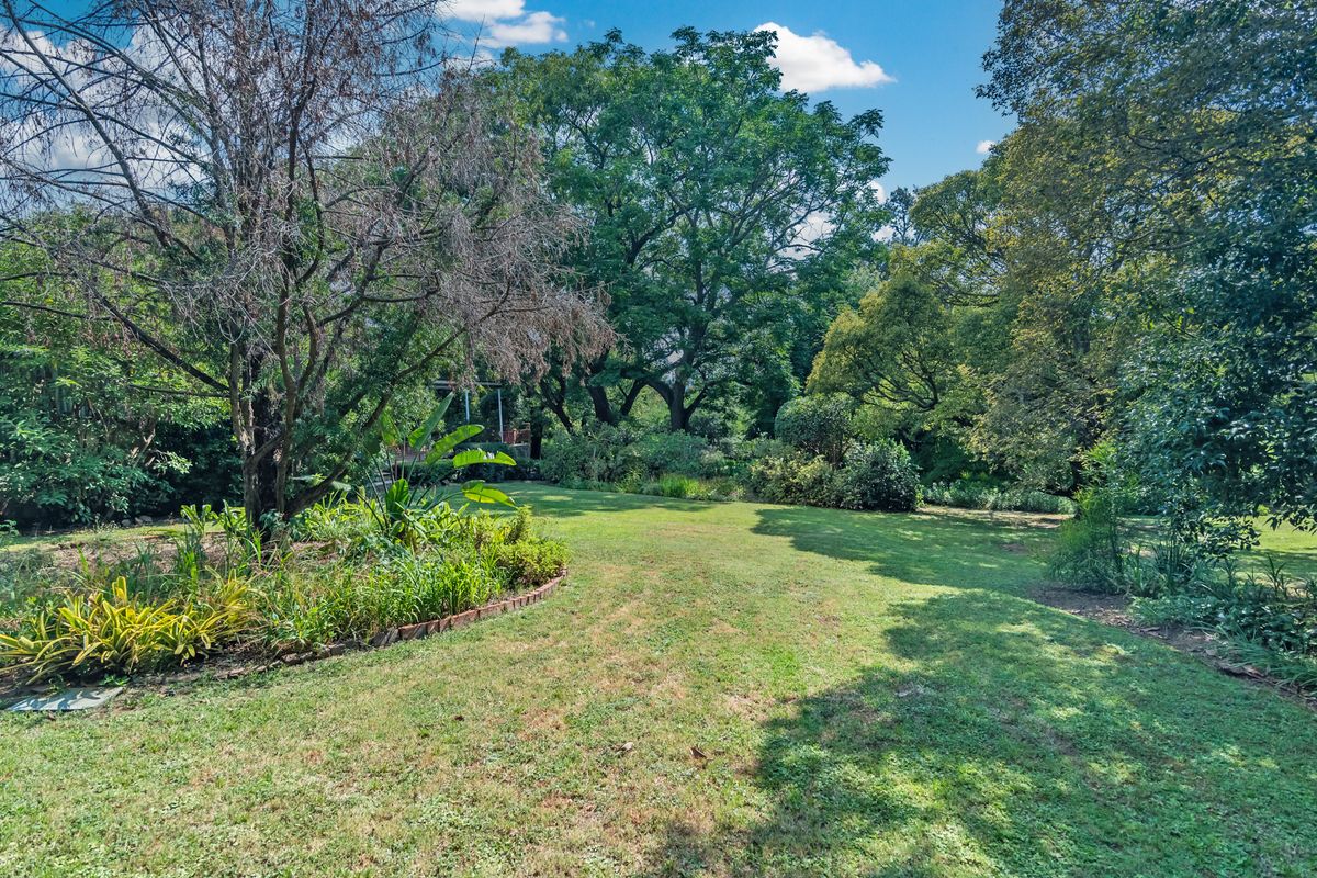 Large 3,969m2 Stand in Secure Edenburg Enclosure – Renovate, Extend or Redevelop - Photo 5