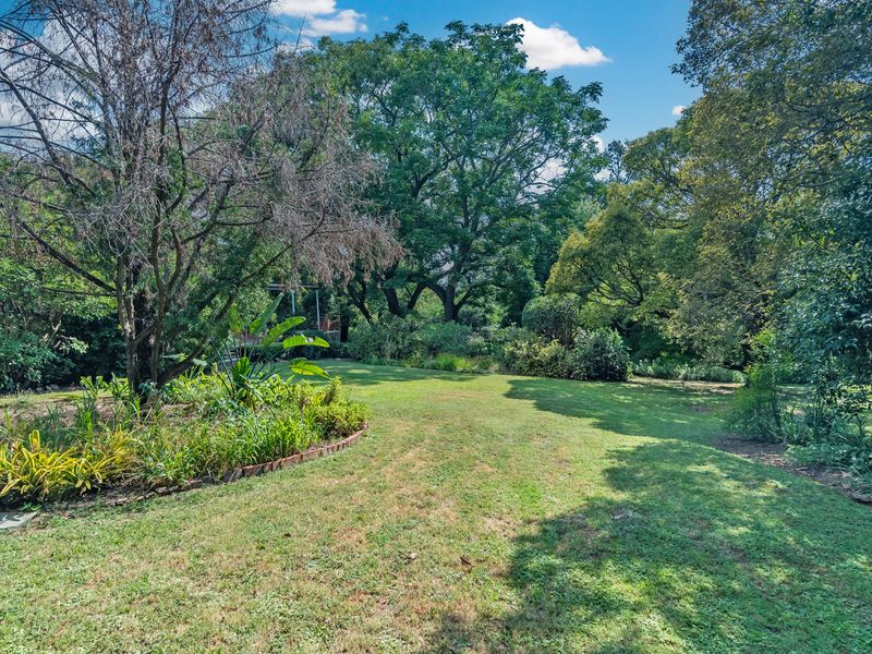 Large 3,969m2 Stand in Secure Edenburg Enclosure – Renovate, Extend or Redevelop - Photo 5