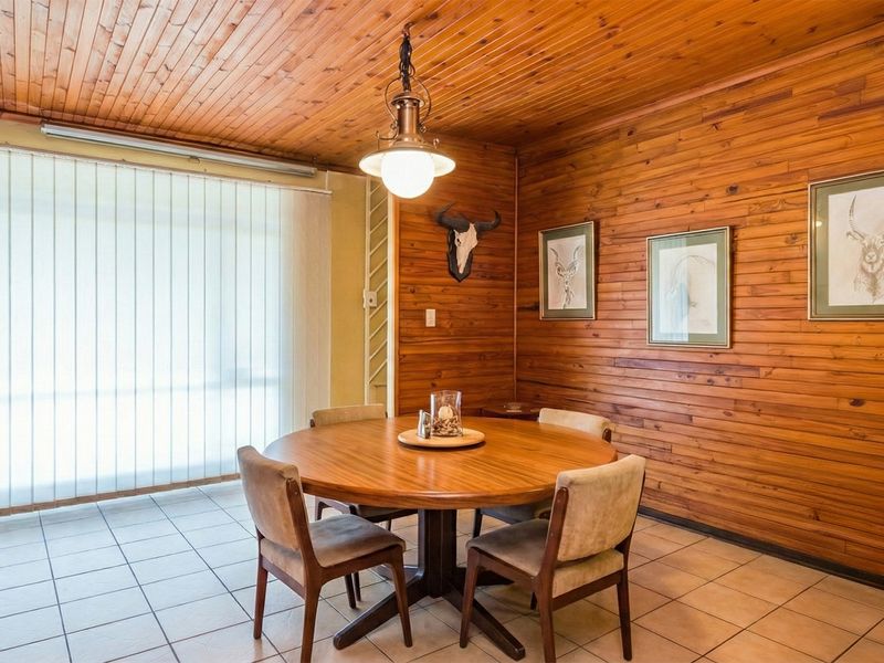 Large 3,969m2 Stand in Secure Edenburg Enclosure – Renovate, Extend or Redevelop - Photo 9