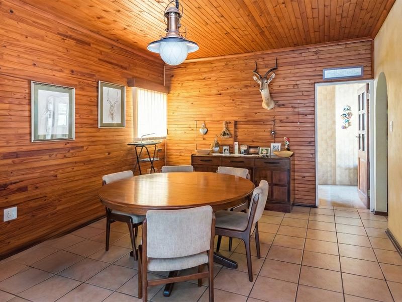 Large 3,969m2 Stand in Secure Edenburg Enclosure – Renovate, Extend or Redevelop - Photo 10