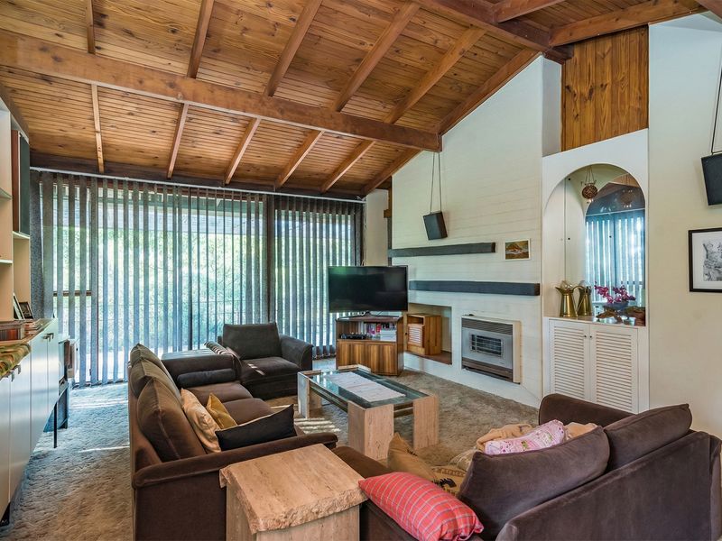 Large 3,969m2 Stand in Secure Edenburg Enclosure – Renovate, Extend or Redevelop - Photo 6