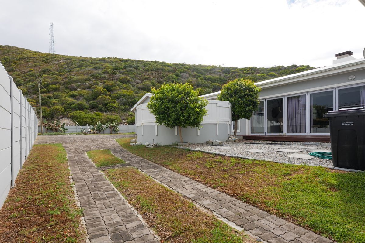 Come and Live the Agulhas Lifestyle! - Photo 5