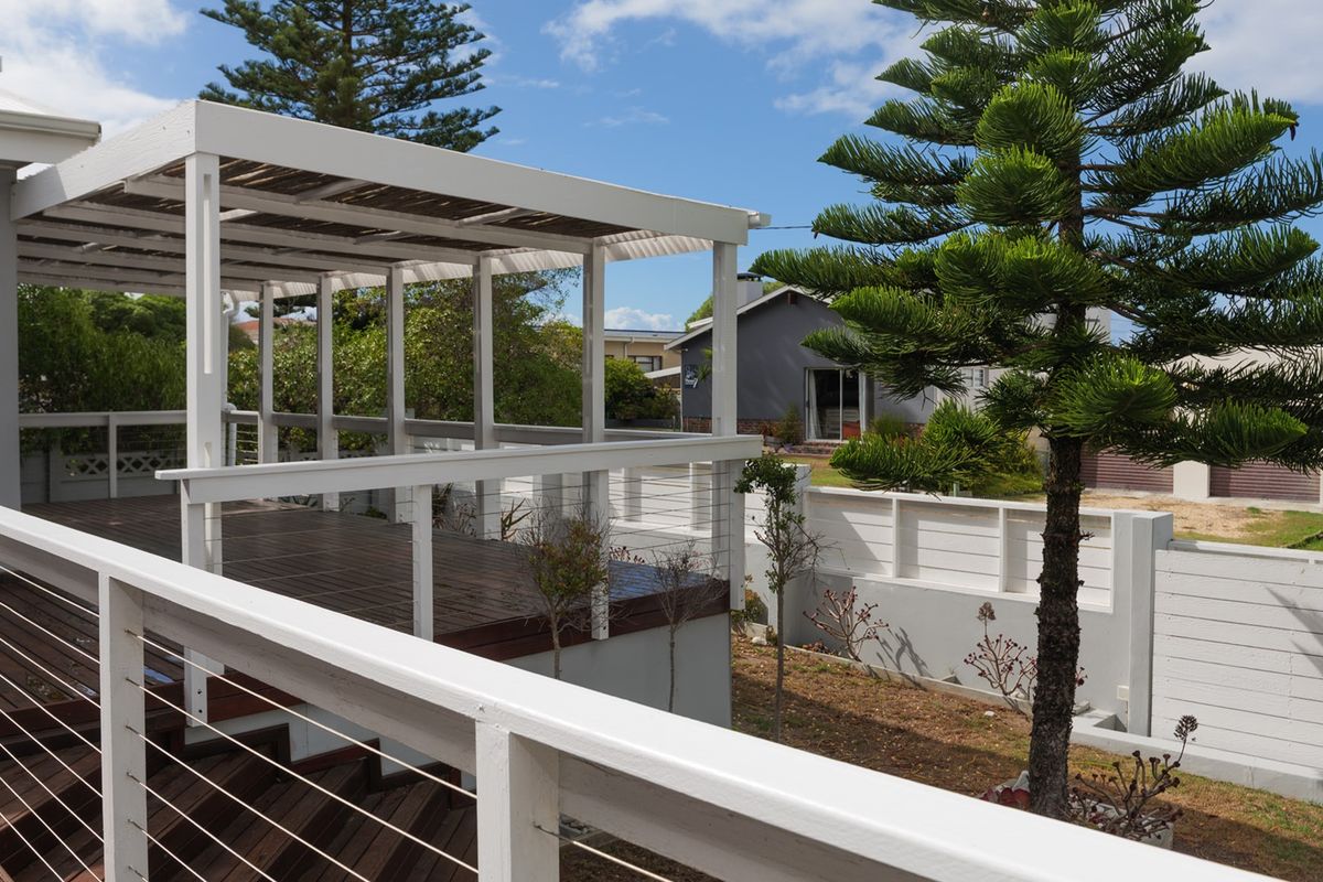 Come and Live the Agulhas Lifestyle! - Photo 4