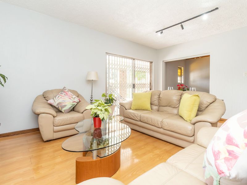 Stunning freestanding bedroom home for sale in Sunninghill, Sandton – your dream living space awaits - Photo 9