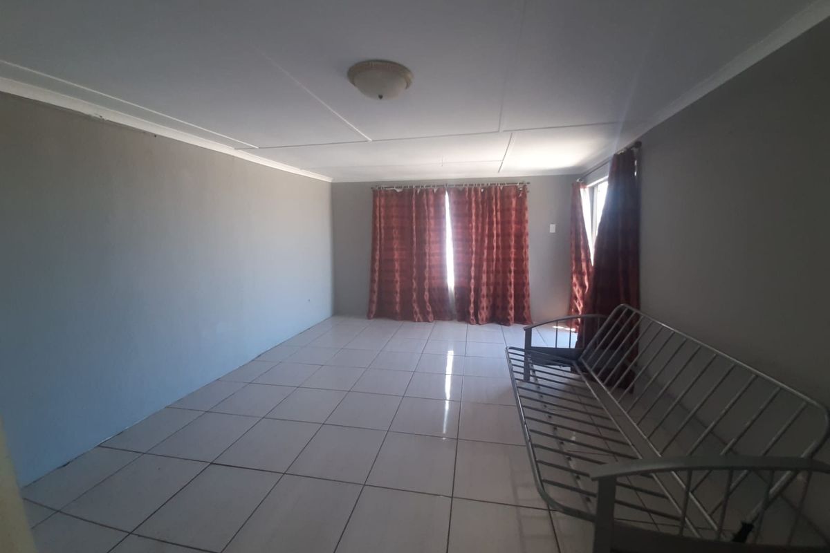 2 bedrooms home nu 5 Mdantsane - Photo 3