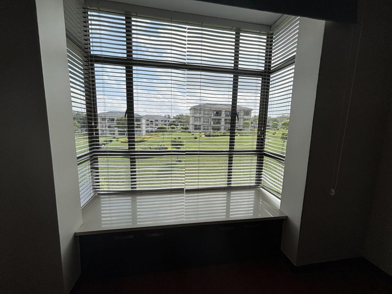 Elegant & Airy 1st Floor Apartment in Sought-After Lake Xanadu - Photo 10