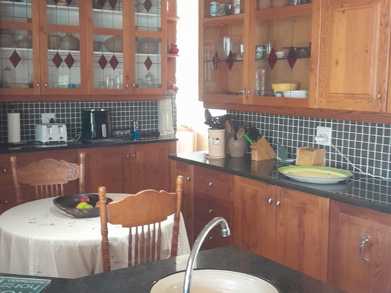 Beautiful Family Home in the Heart of the Kloof - Photo 5