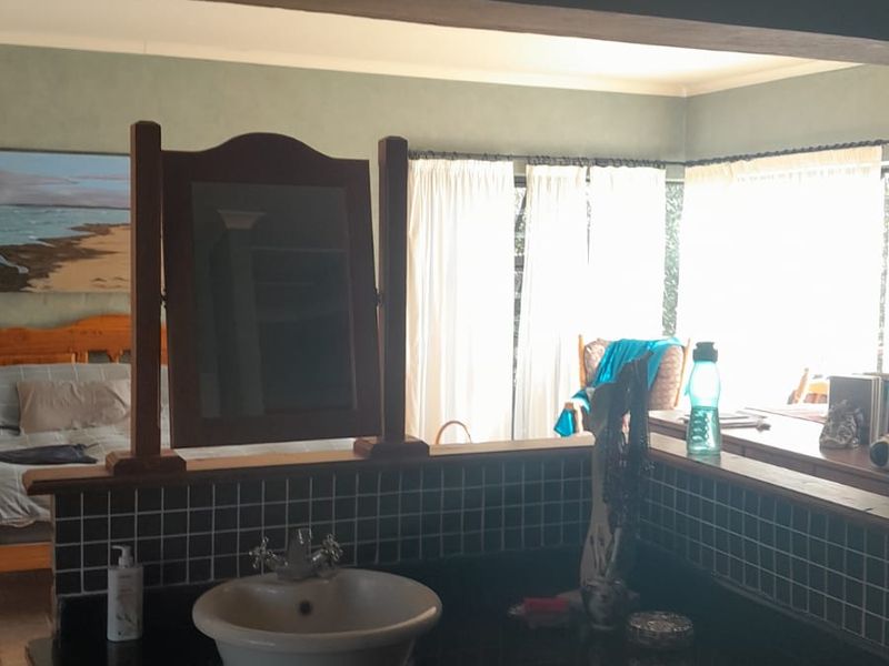 Beautiful Family Home in the Heart of the Kloof - Photo 7