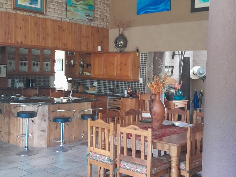 Beautiful Family Home in the Heart of the Kloof - Photo 4