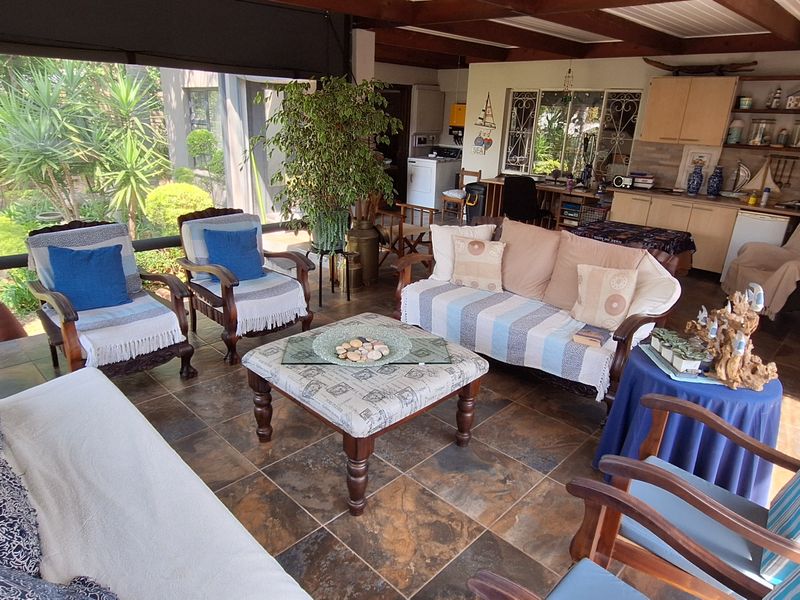 Dream Family Home Plus Super Rental Income from 3 Flats - Photo 3