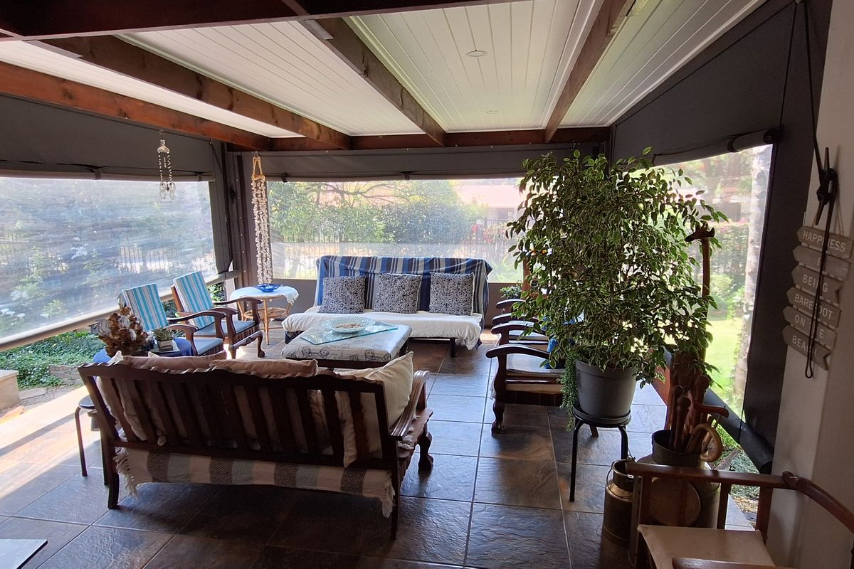 Dream Family Home Plus Super Rental Income from 3 Flats - Photo 4