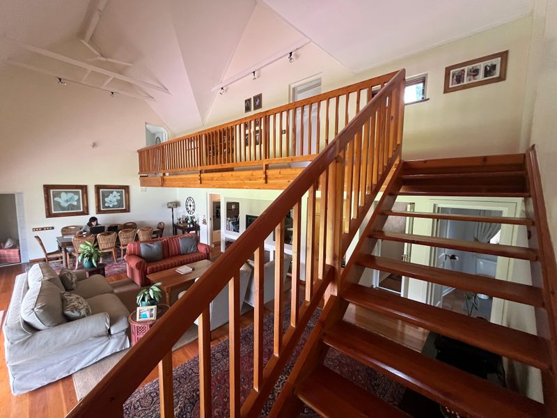 Panoramic Views, Grand Proportions, Prestigious Estate Address. - Photo 9