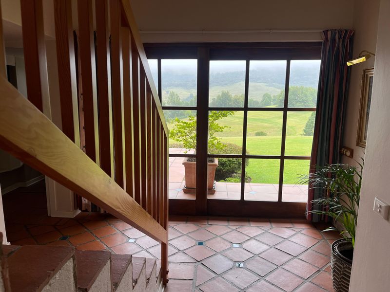 Panoramic Views, Grand Proportions, Prestigious Estate Address. - Photo 8