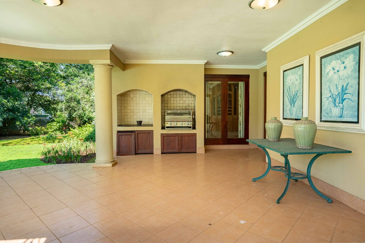 Luxury Visual Delight - Photo 5