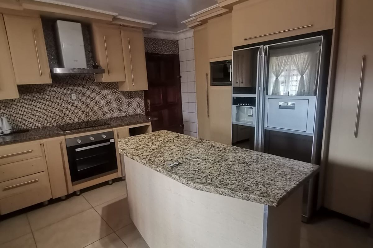 Comfortable Family Home in a Prime Letlhabile Location - Photo 2