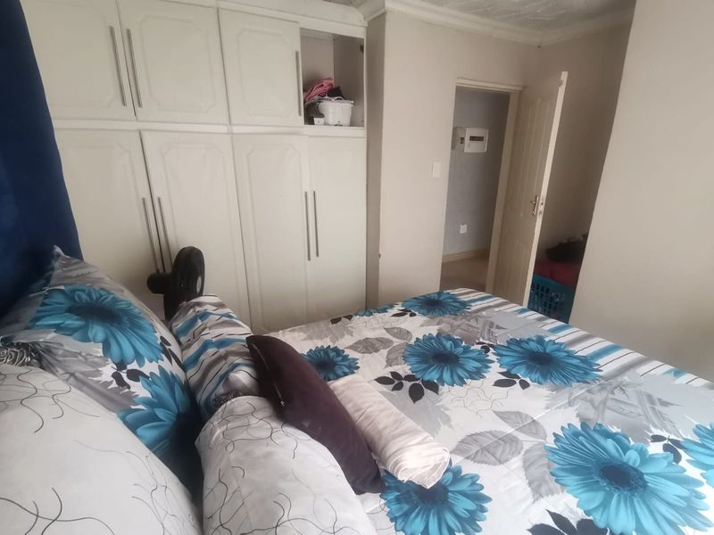 Comfortable Family Home in a Prime Letlhabile Location - Photo 10