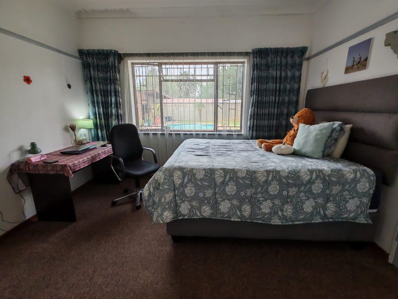 Beautiful 4 Bedroom House for Sale in Sasolburg Ext 5 - Photo 8