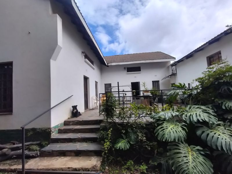 Huge Potential Property – Renovate, Rent Out or Redevelop - Photo 3