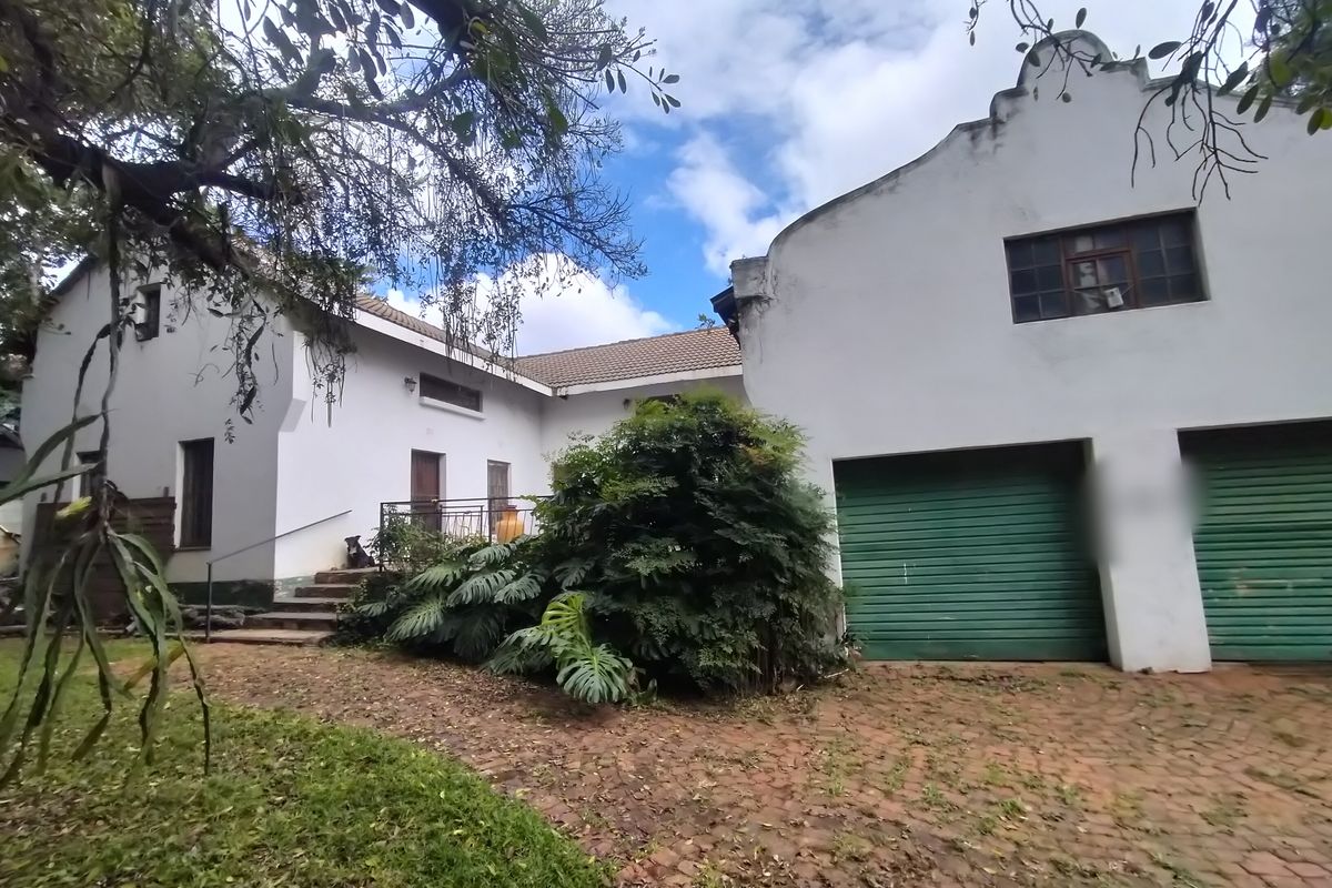 Huge Potential Property – Renovate, Rent Out or Redevelop - Photo 2