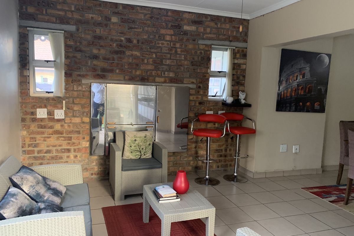 Where Comfort Meets Entertainment – A Home to Love! - Photo 4