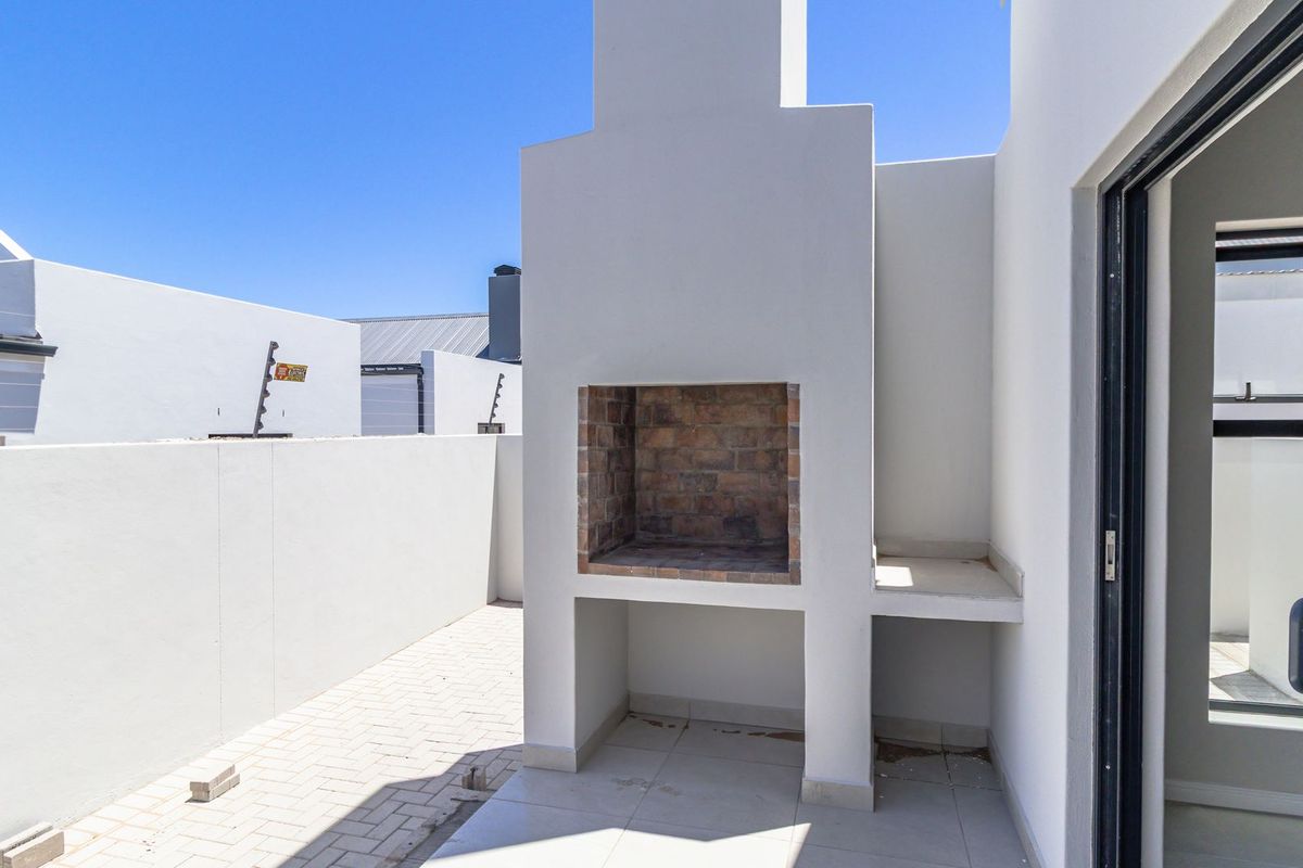 Modern Two bedroom family home in Laguna, Wildflower Estate - Photo 2