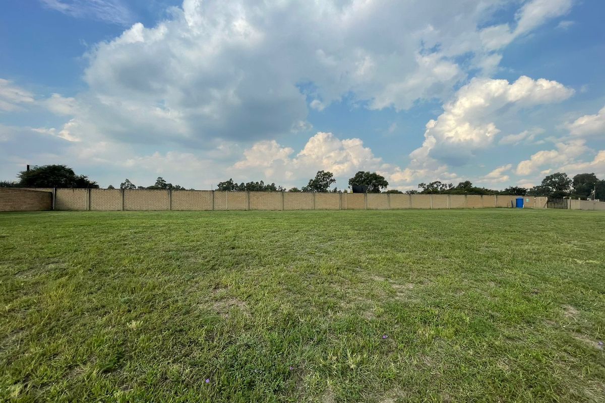 Prime vacant land-505 sqm in a secure estate. - Photo 3
