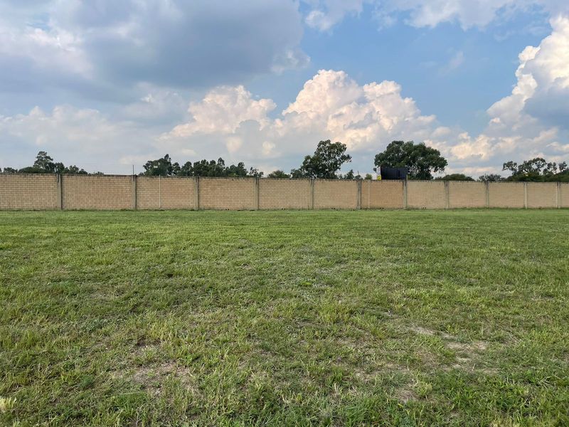 Prime vacant land-505 sqm in a secure estate. - Photo 2