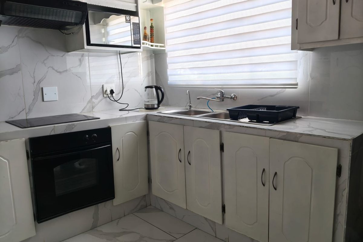 Comfortable Family Home in a Monnakato Prime  Location - Photo 4