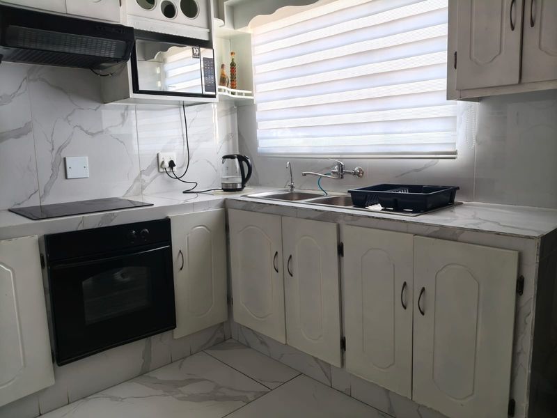 Comfortable Family Home in a Monnakato Prime  Location - Photo 4