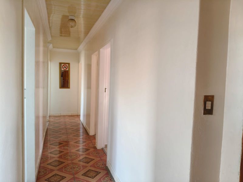 Comfortable Family Home in a Monnakato Prime  Location - Photo 10