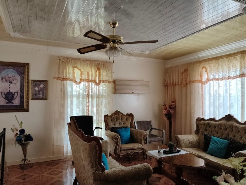 Comfortable Family Home in a Monnakato Prime  Location - Photo 6