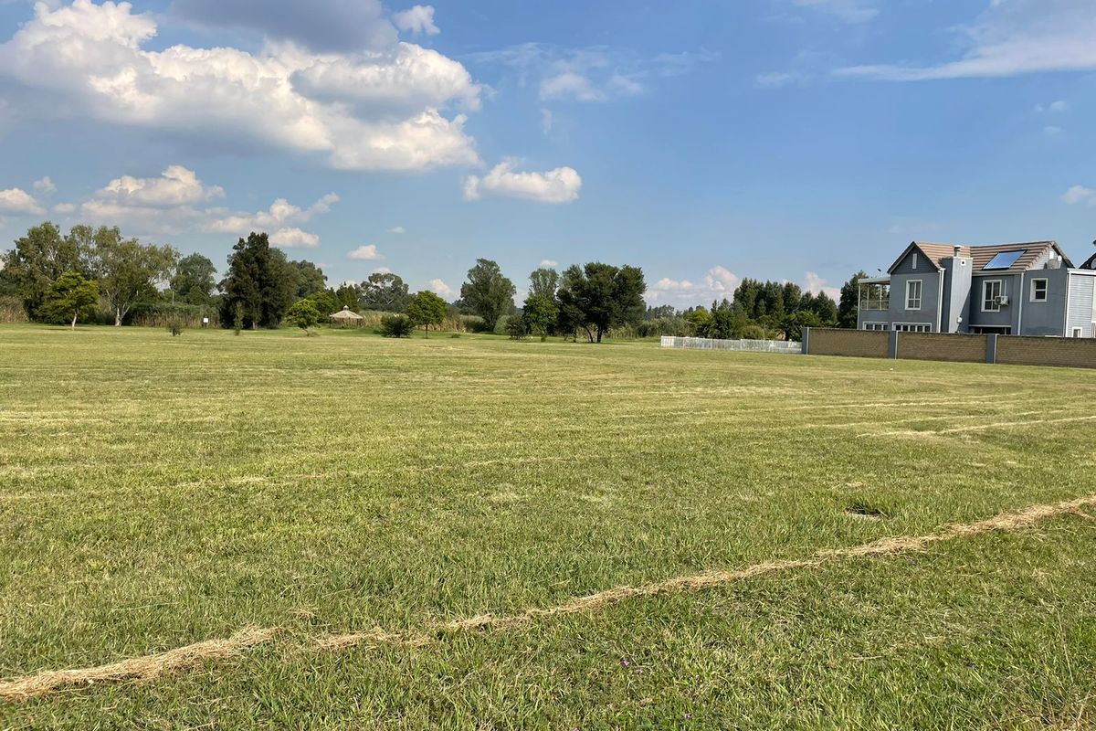 Prime Vacant Land for Sale – 820 sqm in Secure Estate - Photo 2