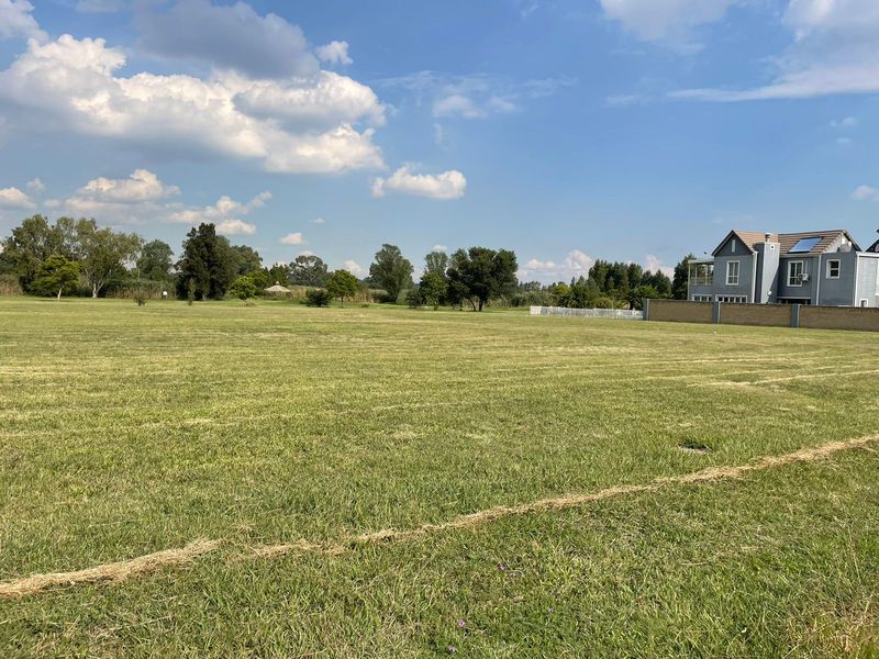 Prime Vacant Land for Sale – 820 sqm in Secure Estate - Photo 2