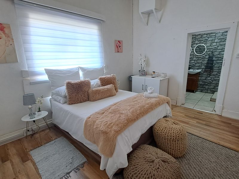 Family home in the heart of town - Photo 8