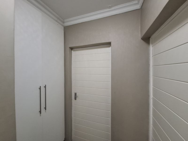 New modern 3‐bedroom duet in Birdswood,stylish comfort ready for you to call home! - Photo 8