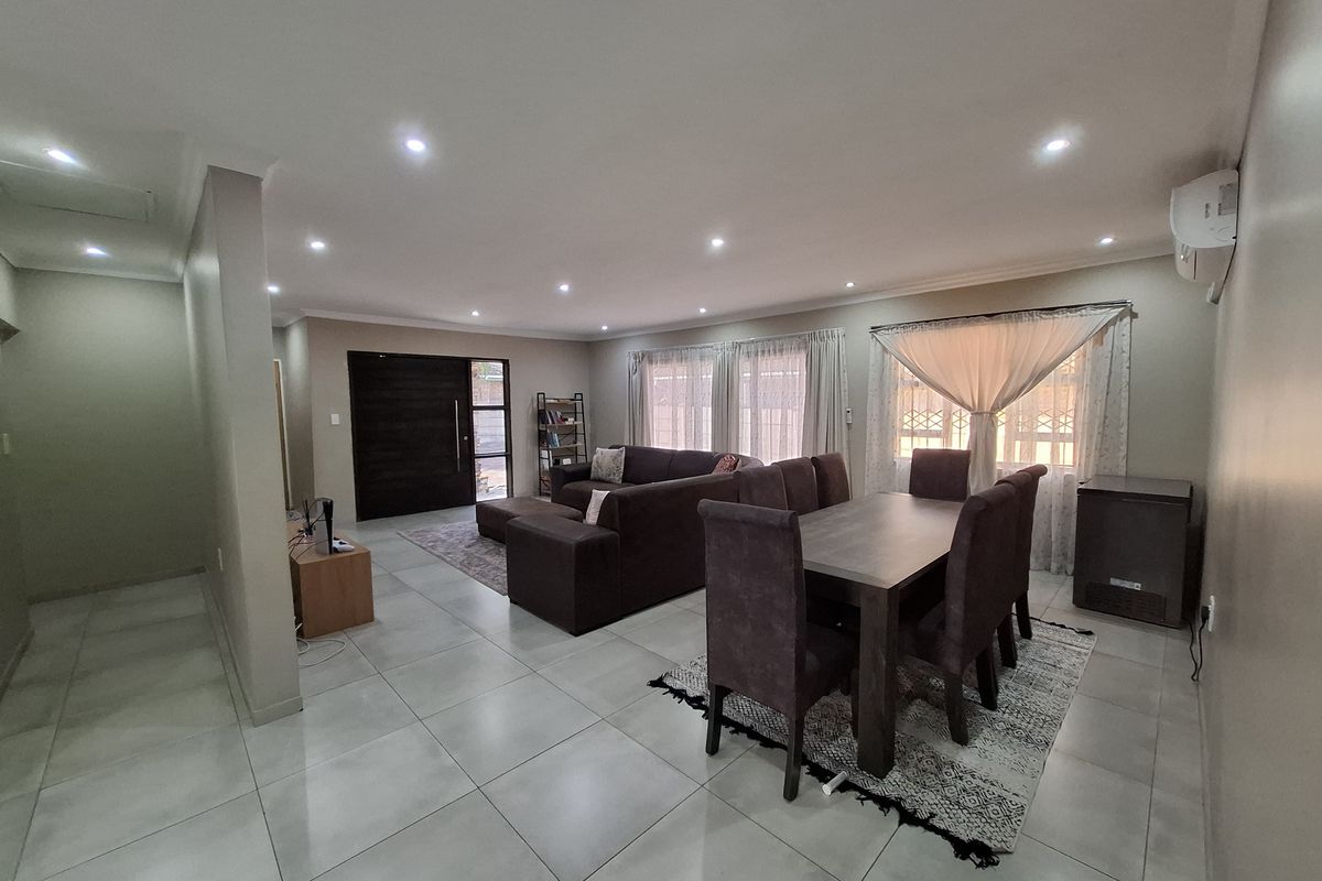 New modern 3‐bedroom duet in Birdswood,stylish comfort ready for you to call home! - Photo 5