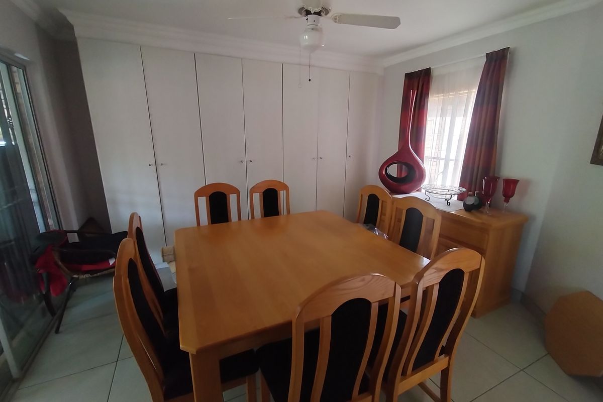 Move-In Ready Facebrick Gem with No Levies in Theresapark - Photo 3