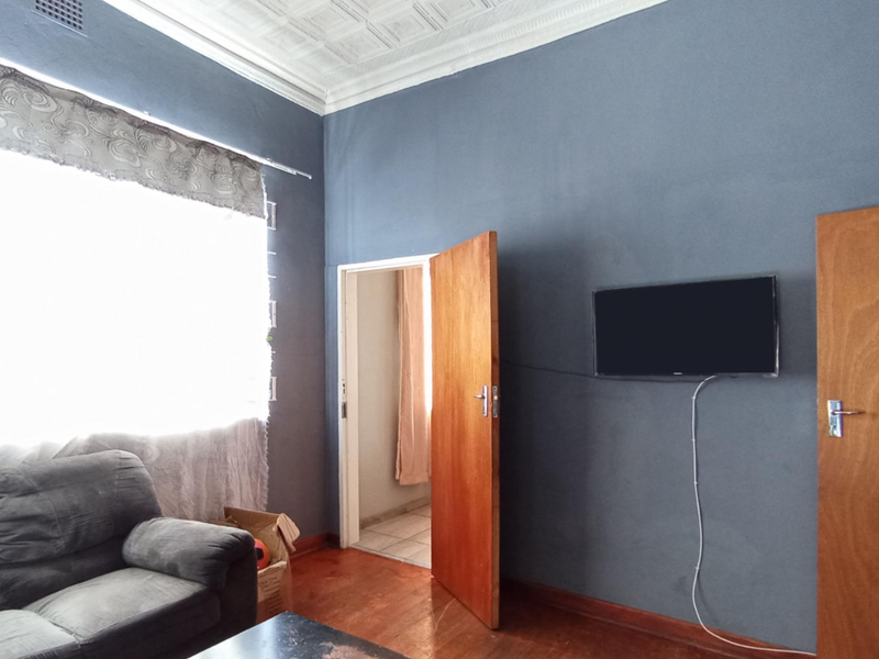 Spacious Family Home perfect for family living! - Photo 5