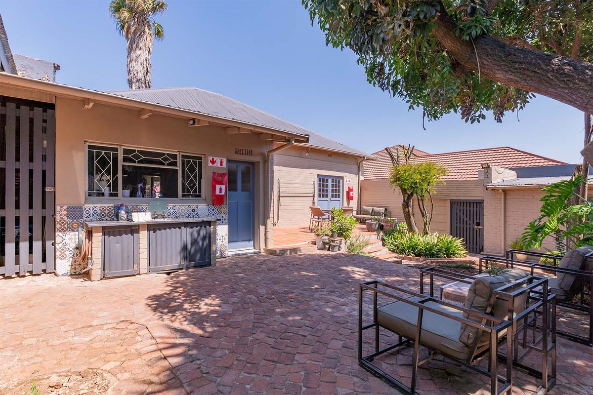 Perfect Home  for Family Living - Photo 2