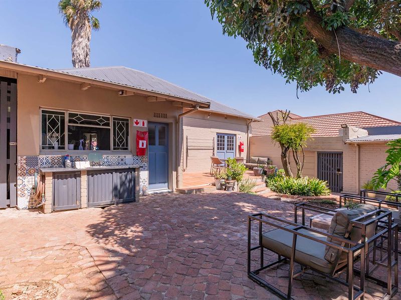 Perfect Home  for Family Living - Photo 2