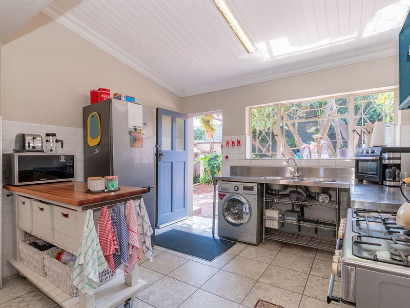 Perfect Home  for Family Living - Photo 10