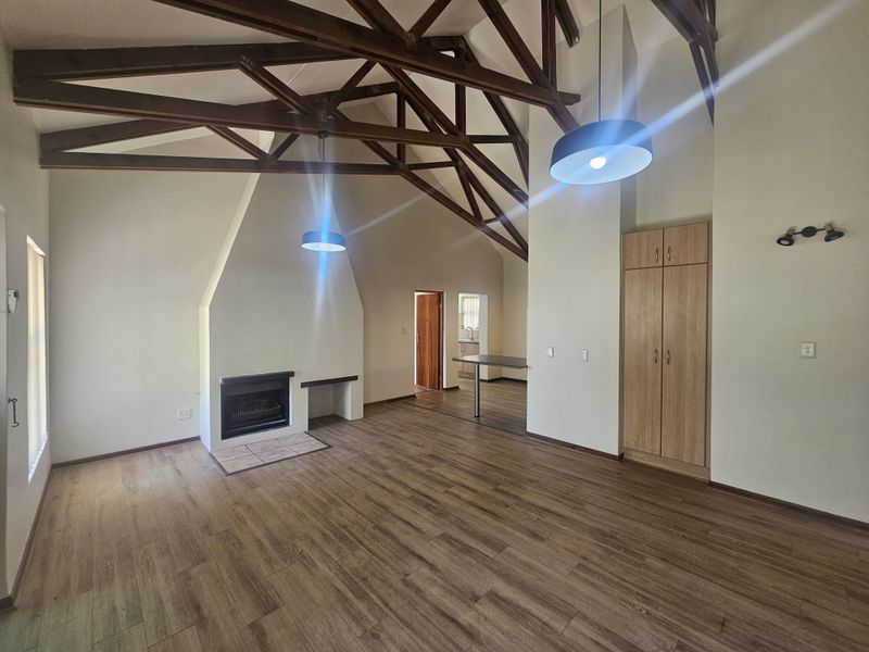 Stunning 2 Bedroom house with 3 bathrooms for sale in Riversdale - Photo 7