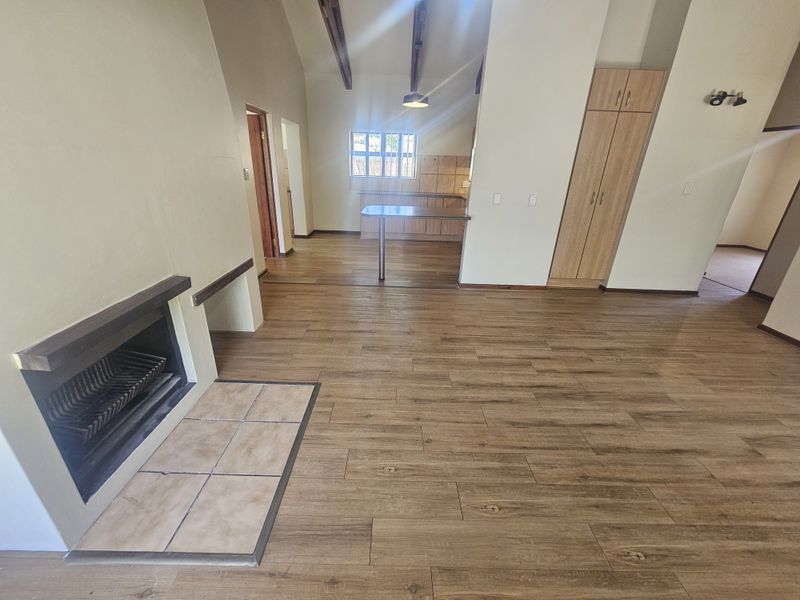 Stunning 2 Bedroom house with 3 bathrooms for sale in Riversdale - Photo 6