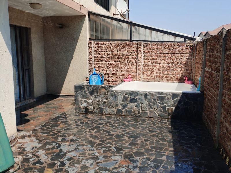 Live Luxury Non-Distressed Auction! Bidding to Start From R550 000 - Parklands Estate - Photo 8