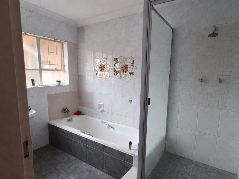 Spacious Family Home or Business Opportunity To Rent in Rensburg, Heidelberg - Photo 9