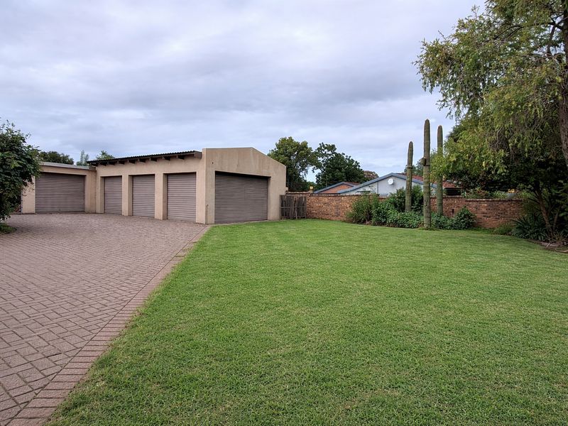 Spacious Family Home or Business Opportunity To Rent in Rensburg, Heidelberg - Photo 2