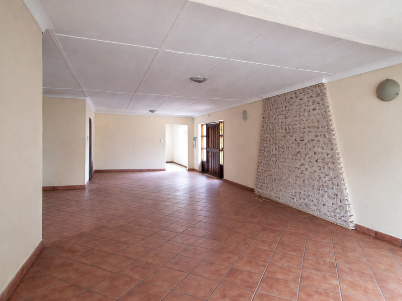 Spacious Family Home or Business Opportunity To Rent in Rensburg, Heidelberg - Photo 3