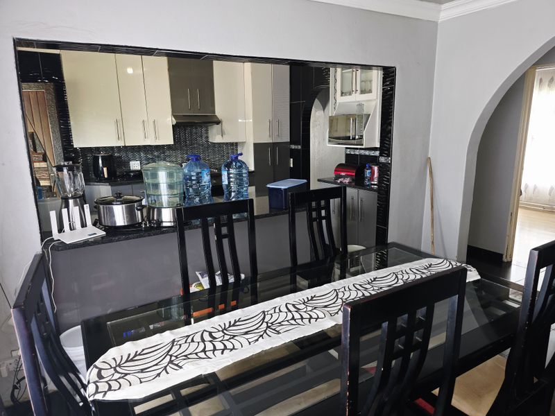 3 Bedroom Home with Flatlet, Lapa & Double Garage - Photo 6