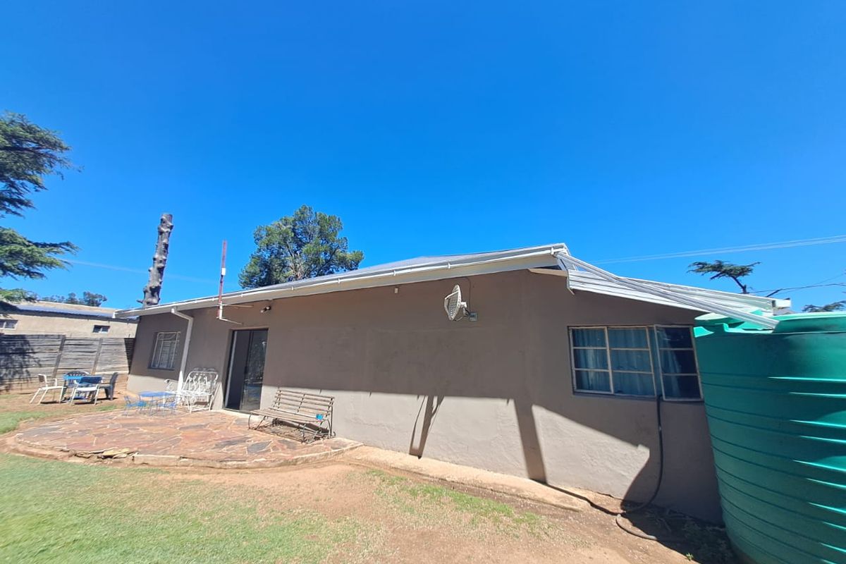 A Warm Family Home with Extra Space for Guests, Rentals, or Relaxation - Photo 2