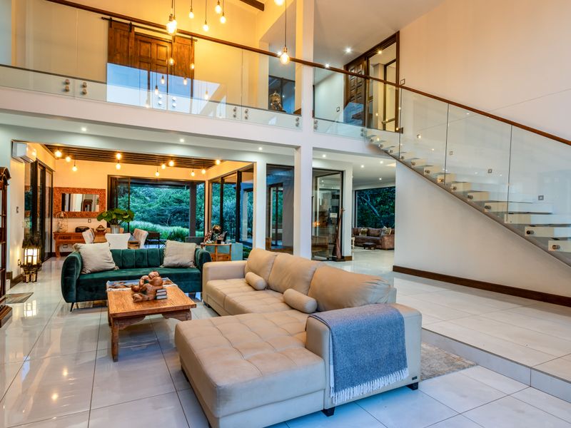 Luxury Family Residence In quiet Area - Photo 4